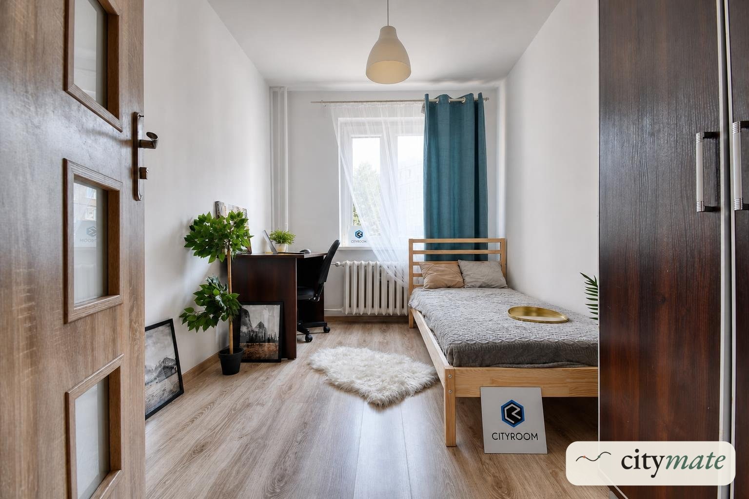Pokój z biurkiem 2 min od przystanku