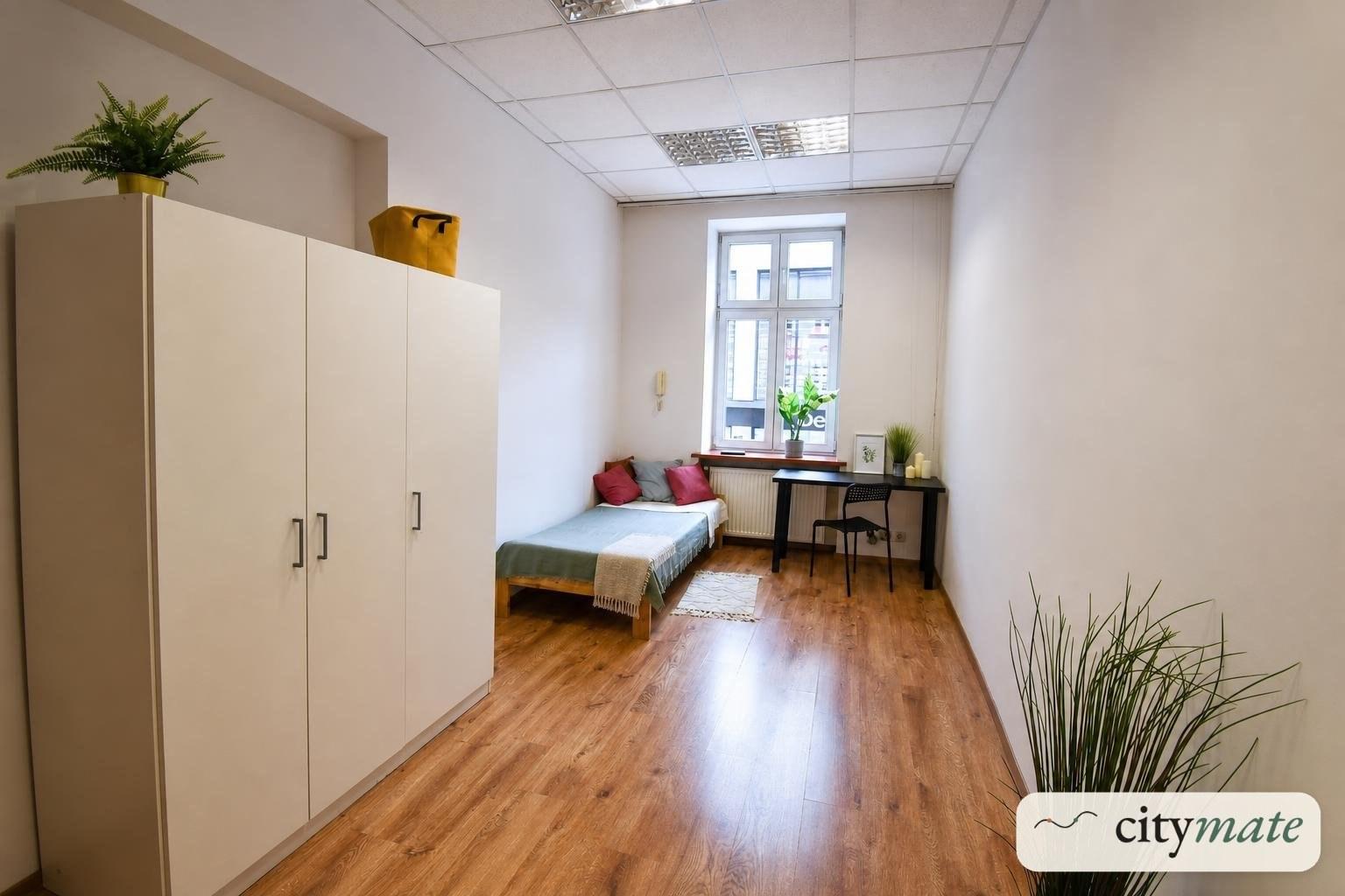ul. Półwiejska 9 · Room 5